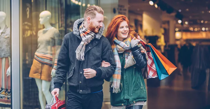 Shopping couple