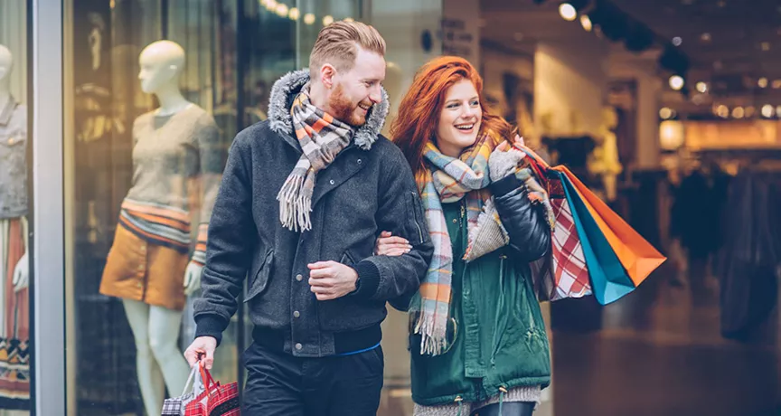 Shopping couple