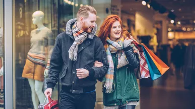 Shopping couple