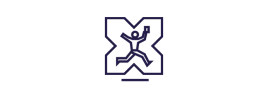 personne avec une carte en main